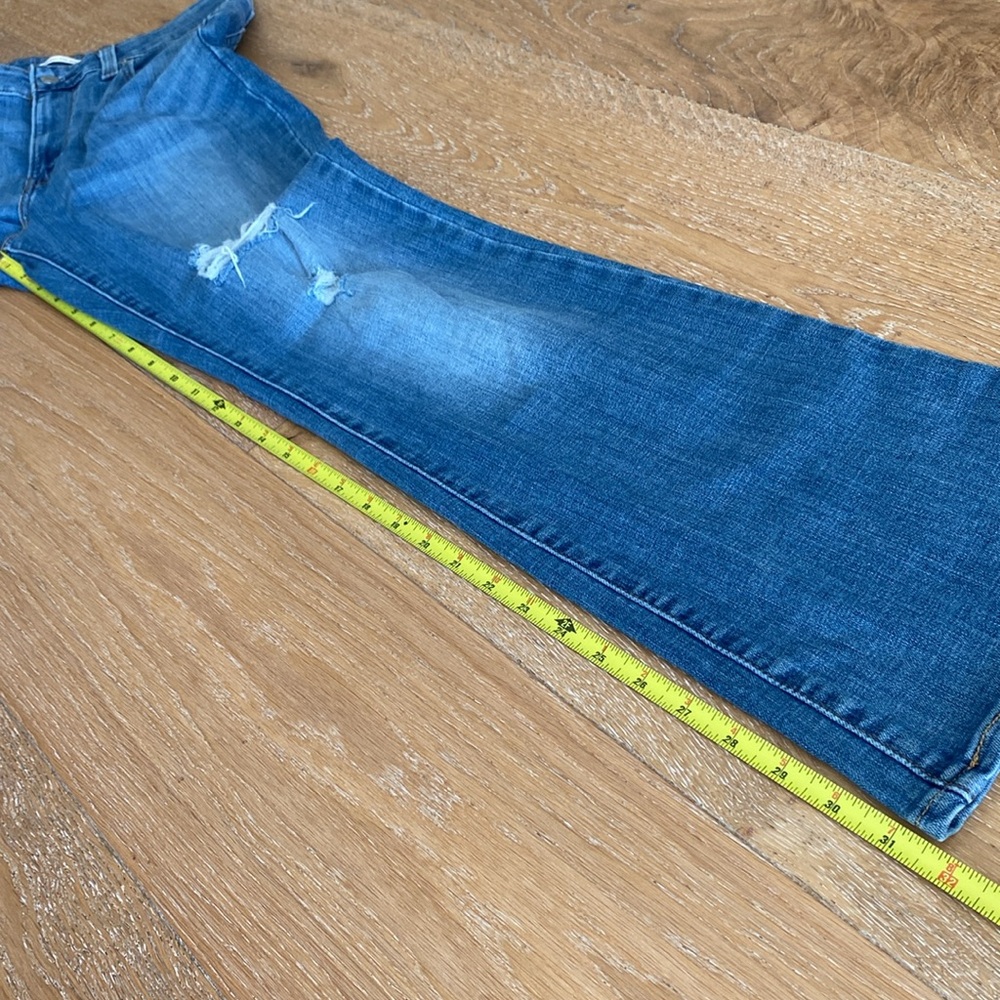 LEVI’S 725 High Rise Bootcut Distressed 8/29 (like new!) - Picture 12 of 14